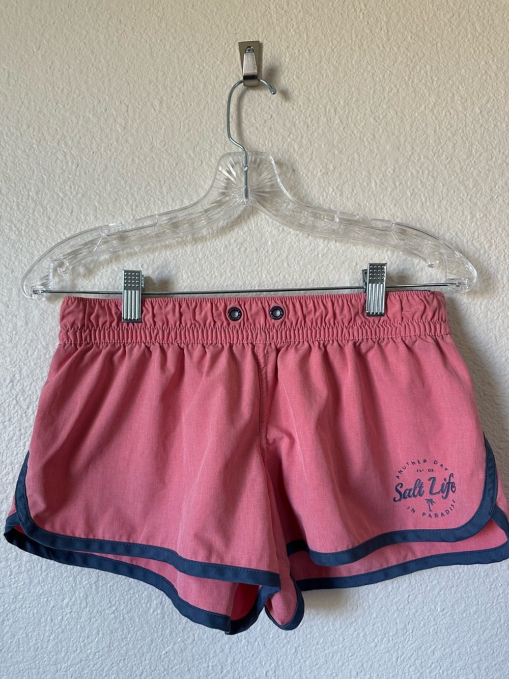 Salt Life Elevation Swim Shorts S Pink Coral Navy Dolphin Hem Scalloped
